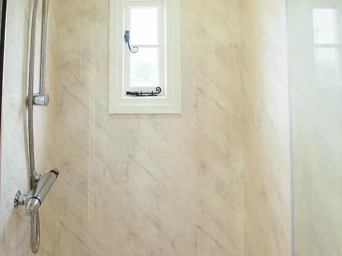 Crown Farm Couette-café