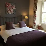 Crown Farm Bed & Breakfast *
