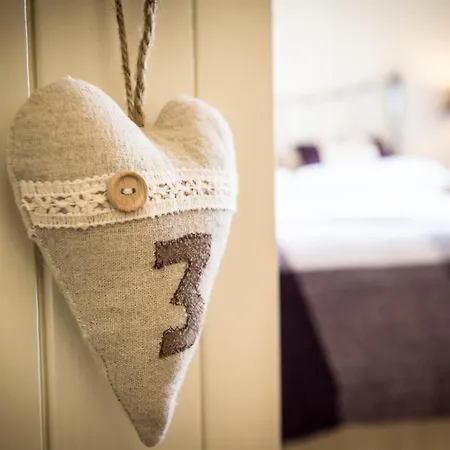 לינה וארוחת בוקר Crown Farm *