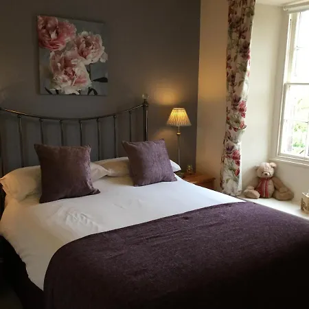 Crown Farm Bed & Breakfast *